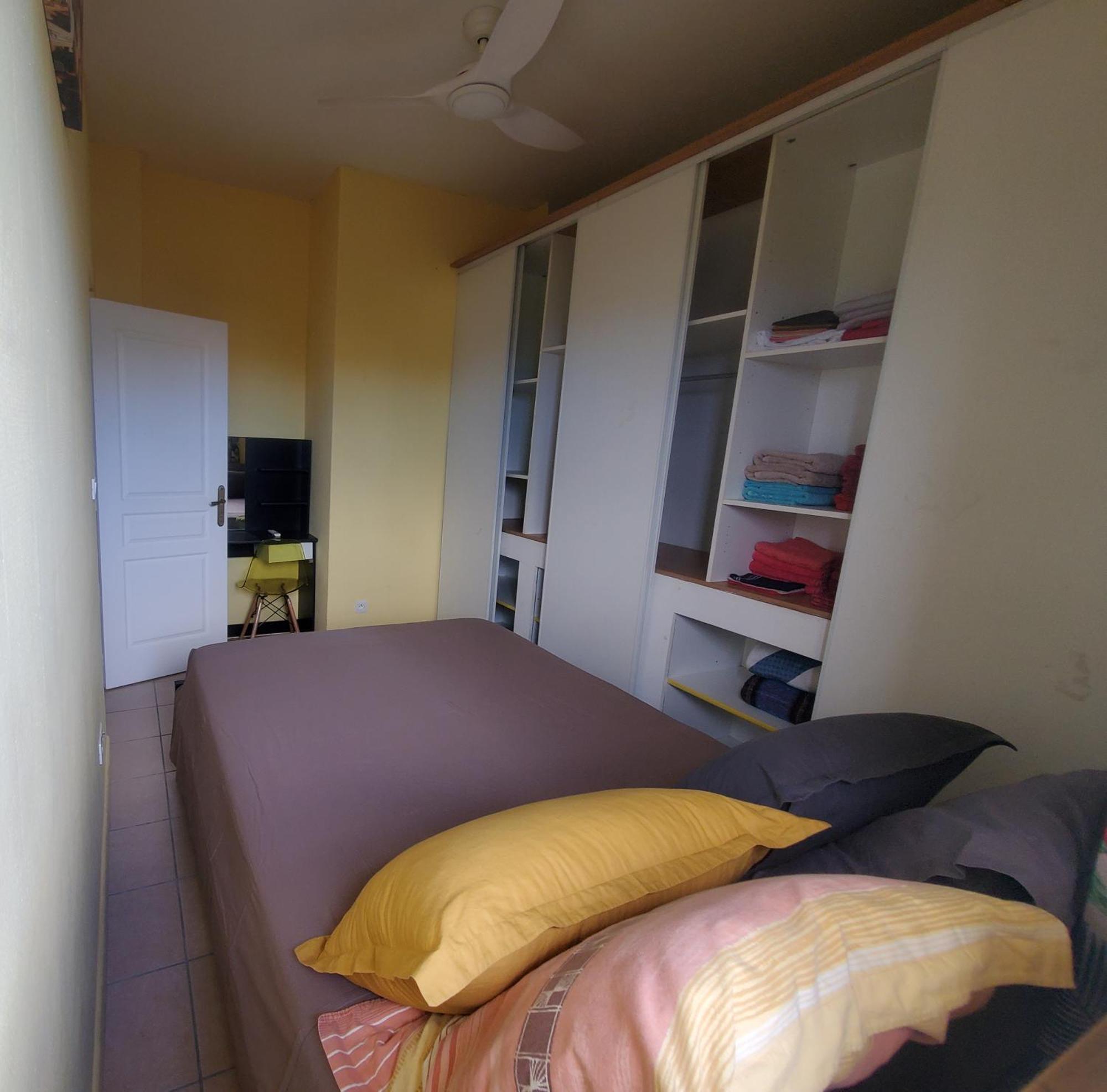 T2 Au Rez De Chaussee, Parking Prive Et Wifi Haut Debit Le Tampon Exterior photo